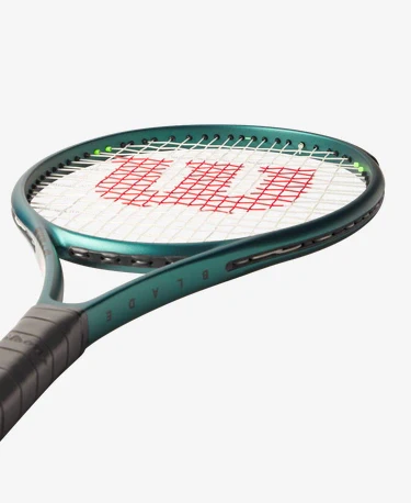 Wilson Blade 26" v9 Junior Tennis Racquet - Image 4